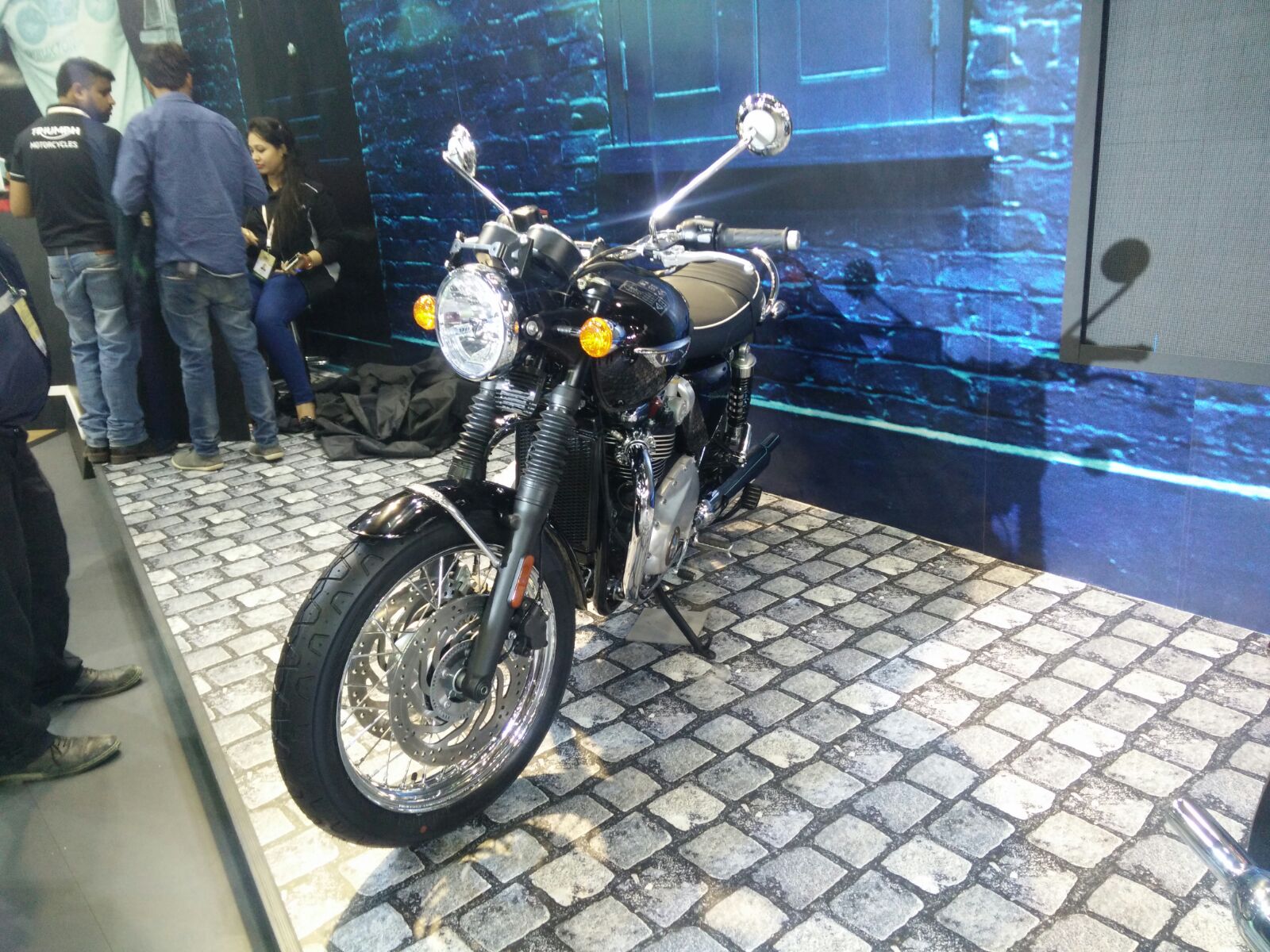 triumph bonneville t120 fuel economy